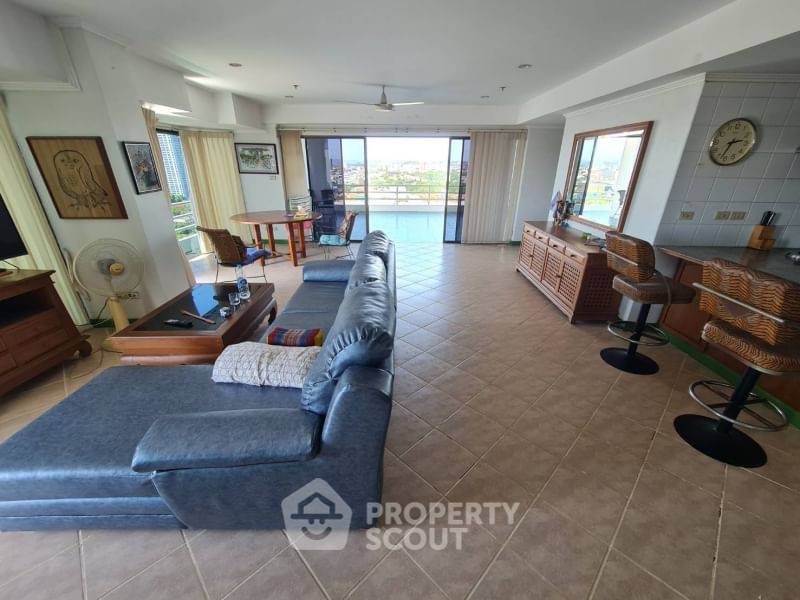 picture 3-BR Condo at View Talay 2 Condominium Jomtien close to Pattaya South (ID 1928680) - 10/19