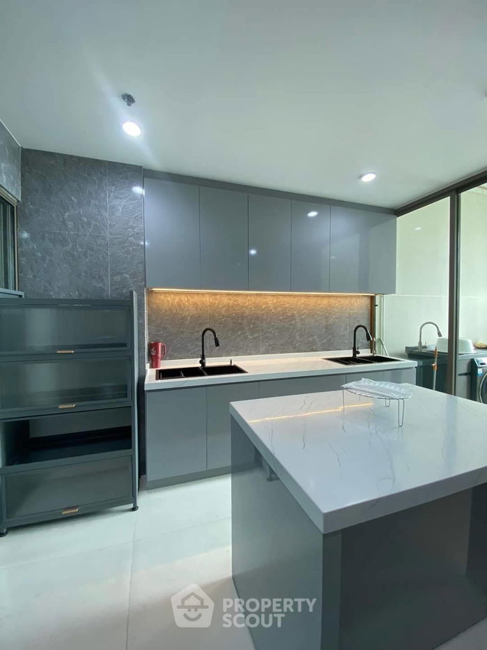 picture 3-BR Penthouse at Supalai Oriental Sukhumvit 39 near MRT Phetchaburi (ID 1313903) - 8/18
