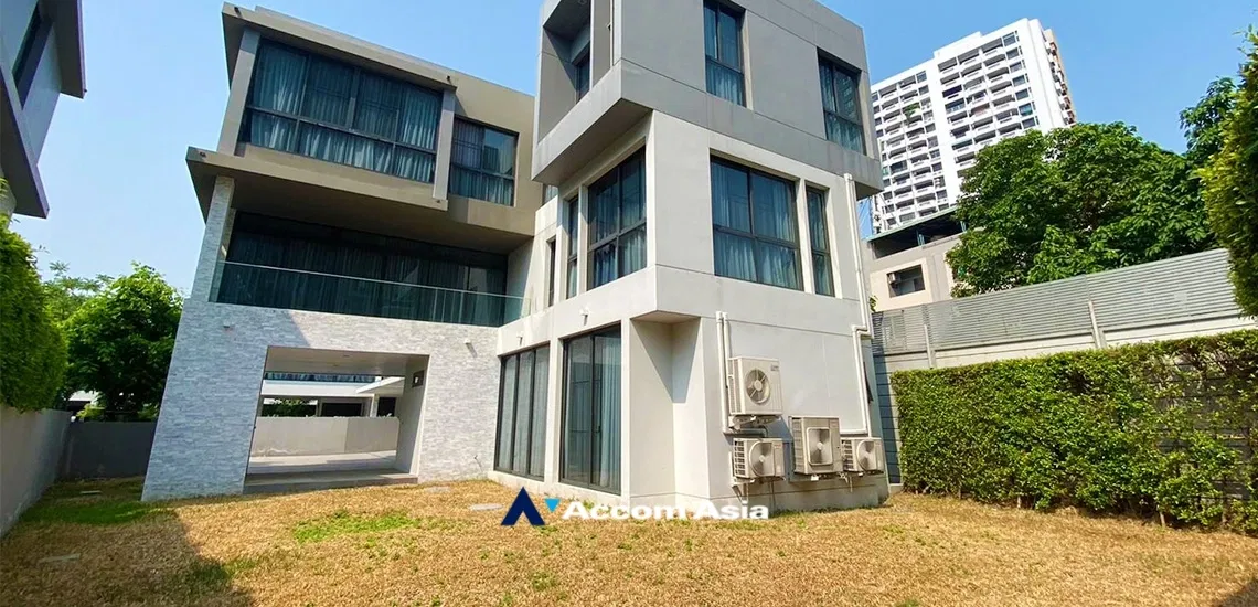 รูป 🔼🔽 AccomA 📩 Sleek Modern Home with Lawn & Covered Parking (AA29818) - รูปที่ 6/20