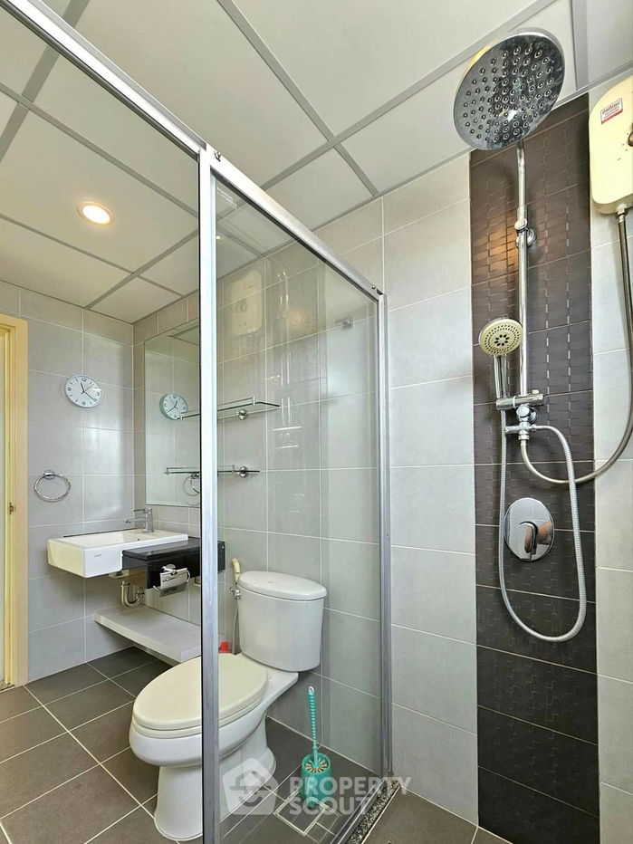 picture 2-BR Condo at Supalai Mare Pattaya close to Pattaya South (ID 1586351) - 19/23