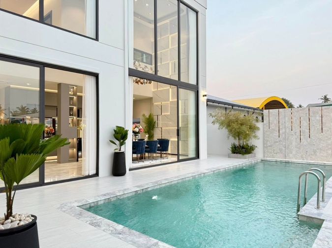 🏡 Luxury Modern Pool Villa – Move-in Ready 5 Bedrooms | 7 Bathrooms | Private Pool | Fully Furnished