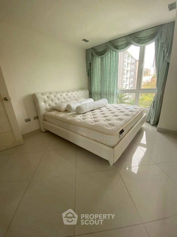 picture 1-BR Condo at The View Cozy Beach Residence close to Phratamnak (ID 2322308) - 3/10