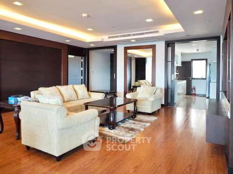 คอนโด 3-ห้องนอน ที่ สาธร การ์เด้นส์ ใกล้ MRT สีลม (ID 1463300)
