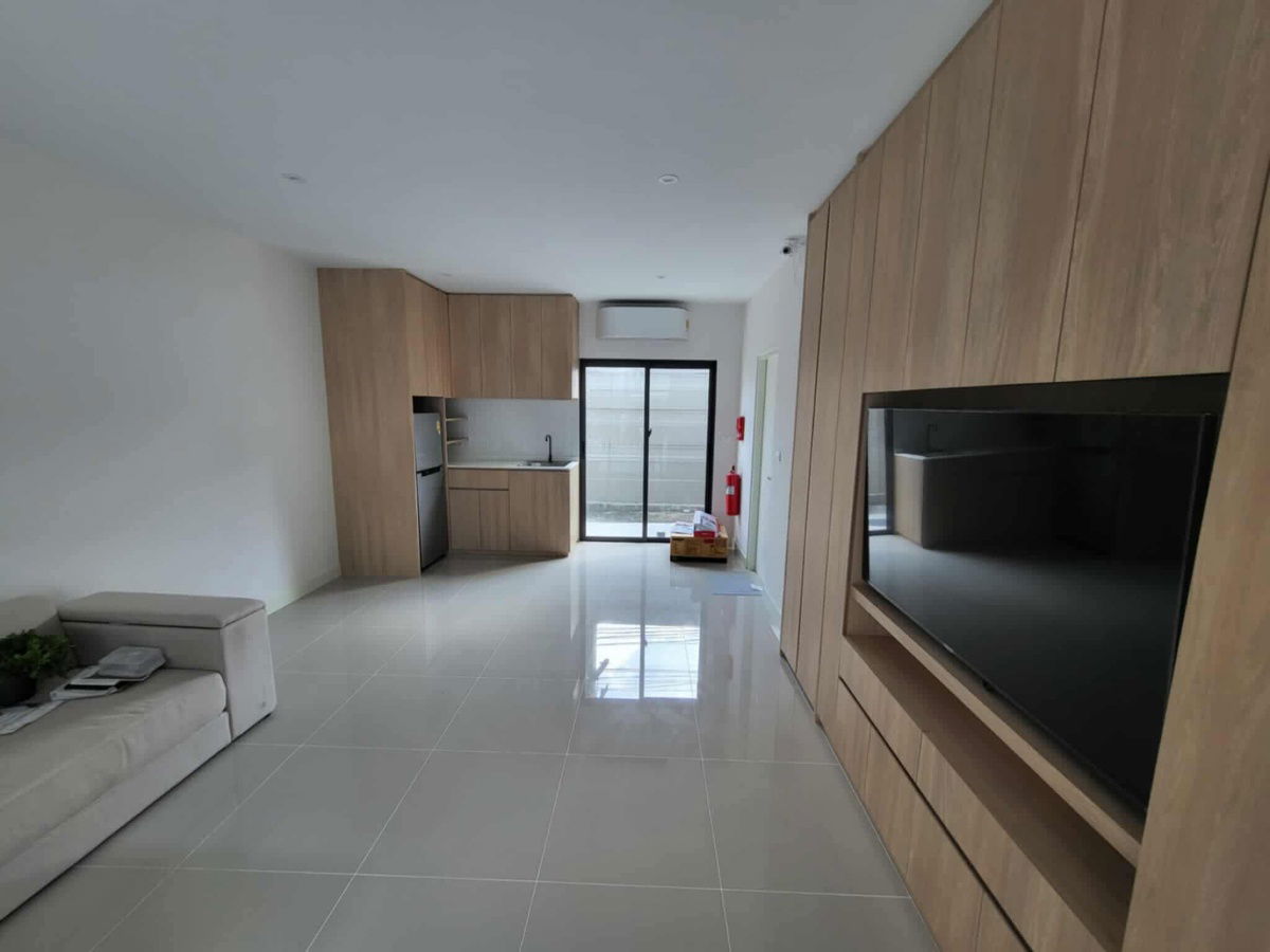 picture Townhouse for rent ✨ Baan Klang Muang Sukhumvit Onnut ✨ 3 bedrooms, 2 bathrooms, fully furnished and equipped with appliances. - 6/7