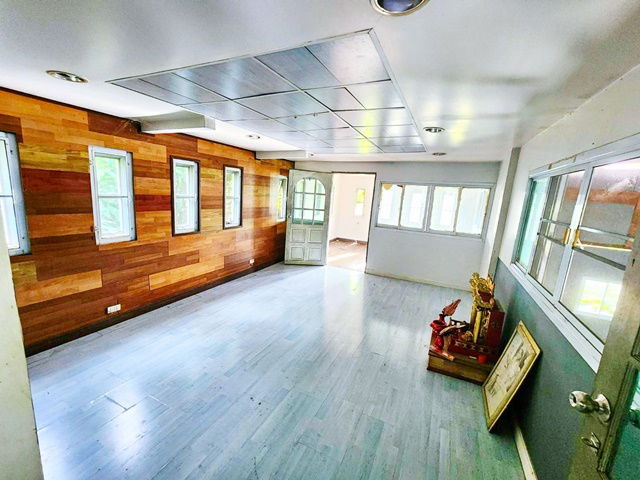 picture NIDA University 2.5 km. Reduce Price 25% off Warehouse with 2-story office for rent 102 sq.wa. 402sq - 6/8