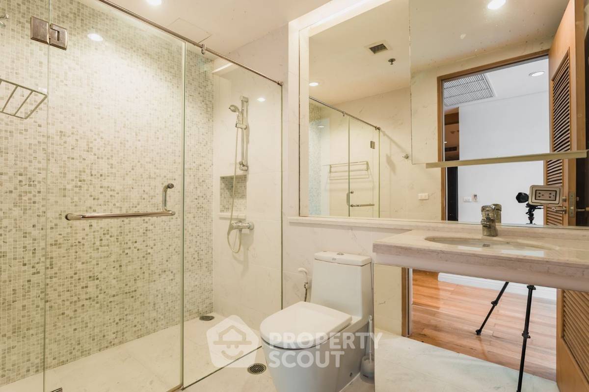 picture 4-BR Condo at The Royal Saladaeng Condominium near MRT Si Lom (ID 1501227) - 10/16