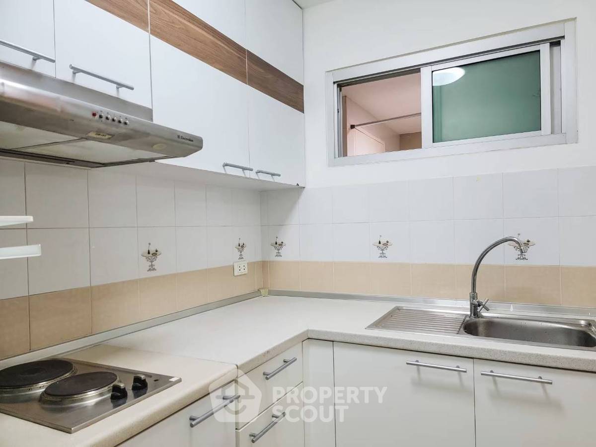 picture 50 Sqm 1-BR Condo One Thonglor Station Near BTS Thong Lor (ID 1520937) - 2/9