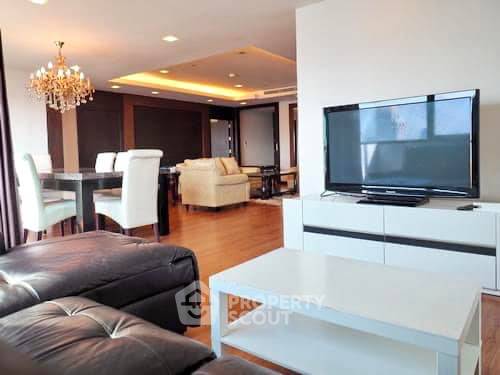 picture 3-BR Condo at Sathorn Gardens near MRT Si Lom (ID 1463300) - 3/12