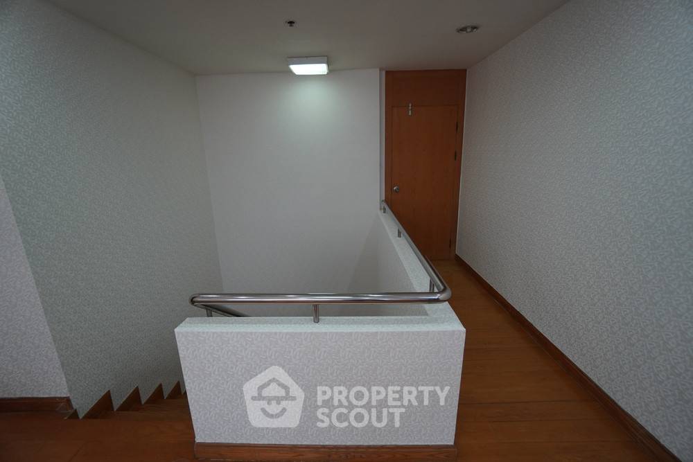 picture 3-BR Condo at Regent Royal Place 2 Condominium near BTS Ratchadamri (ID 320673) - 8/25