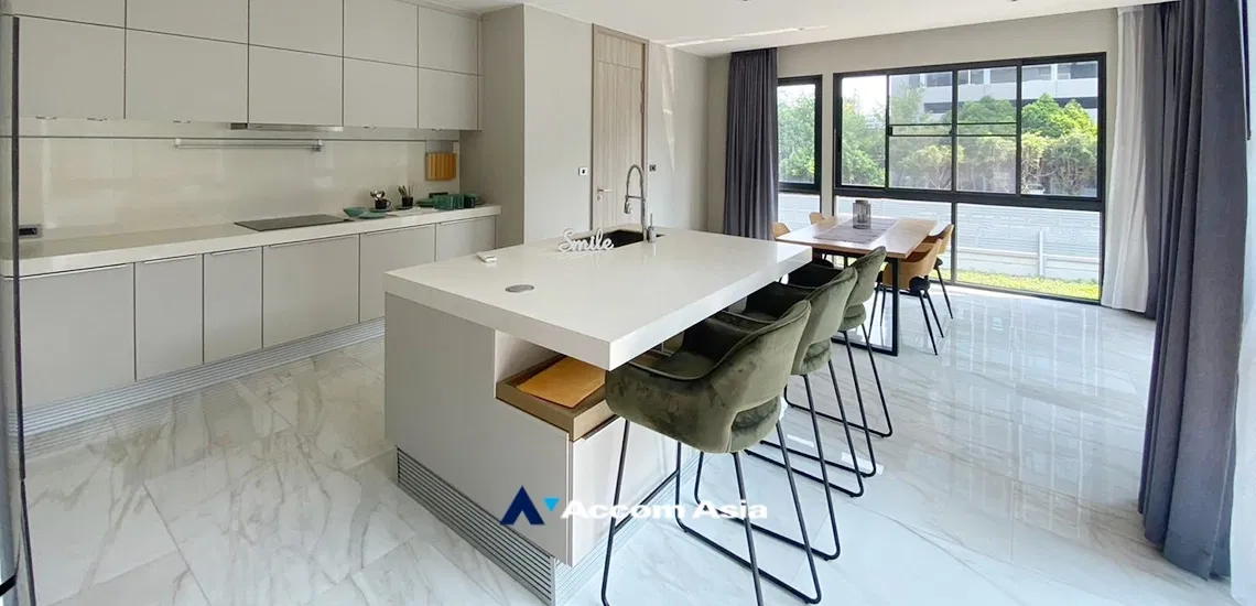 รูป 🔼🔽 AccomA 📩 Sleek Modern Home with Lawn & Covered Parking (AA29818) - รูปที่ 9/20