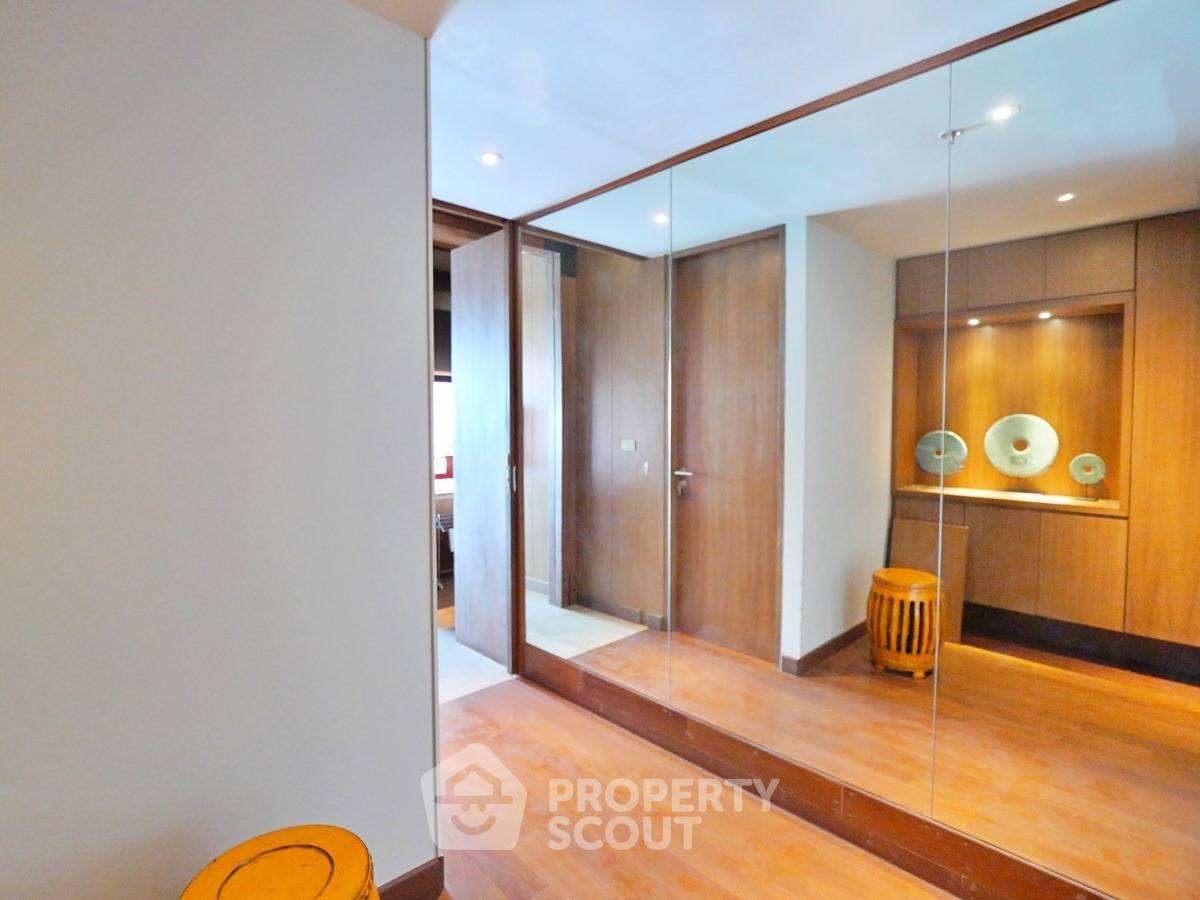 picture 2-BR Condo at Baan Sathorn Chaopraya near BTS Krung Thon Buri (ID 1930592) - 46/50
