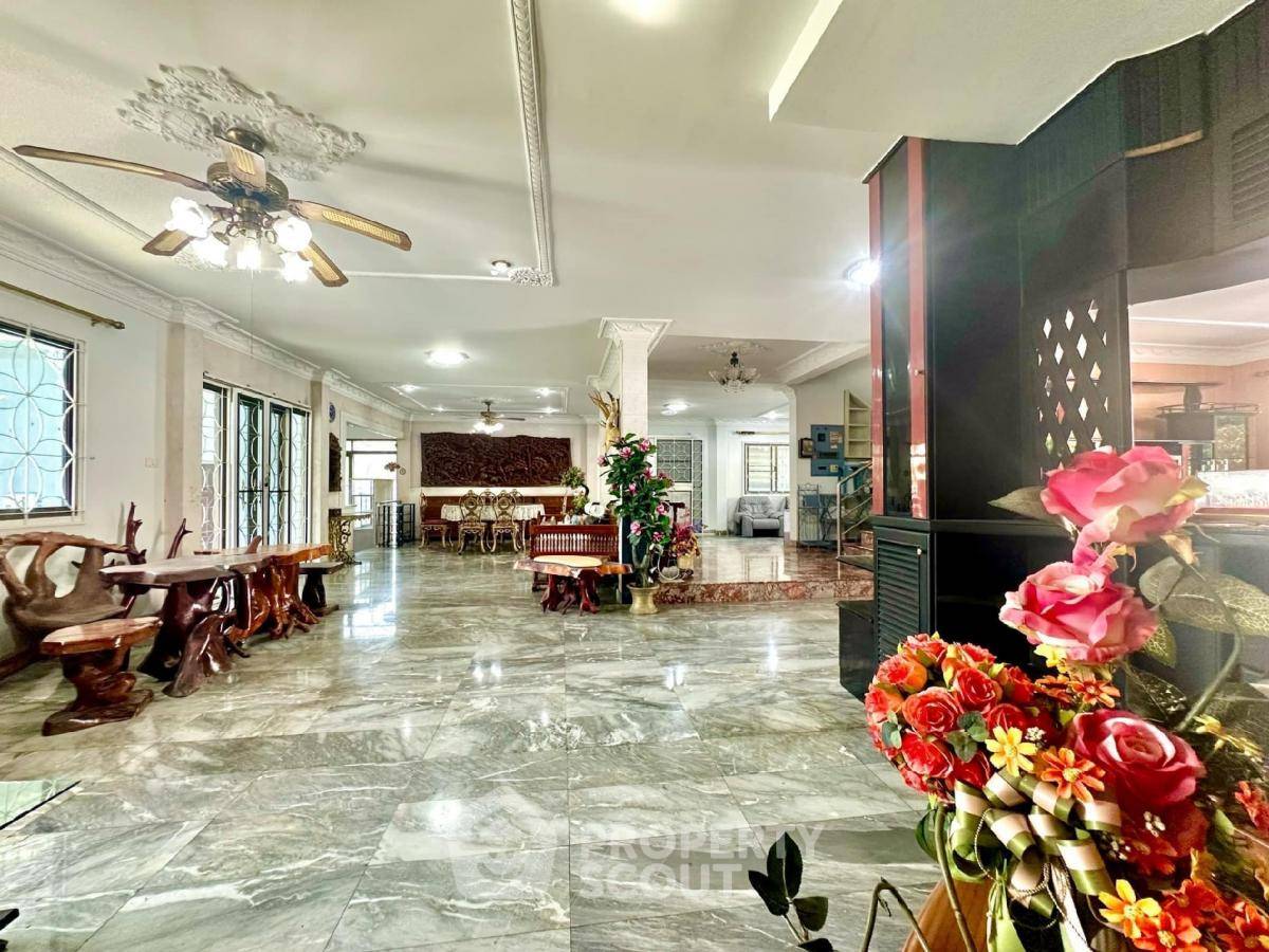 picture 6-BR House near MRT Bang Yi Khan (ID 1906598) - 36/41