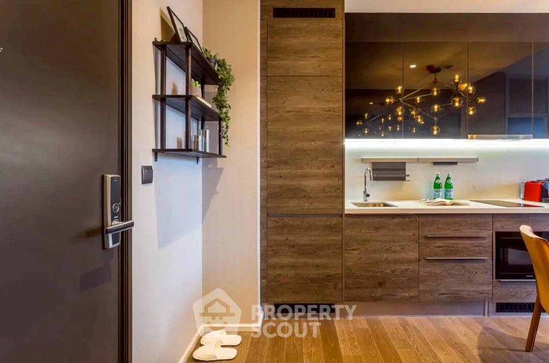 picture 1-BR Condo at Muniq Langsuan near BTS Ratchadamri (ID 2091941) - 10/19