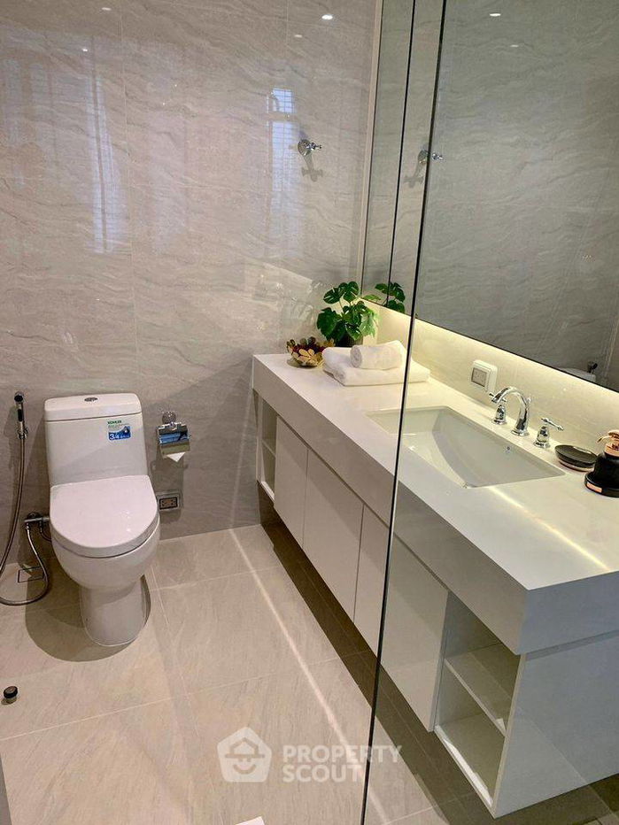 picture 1-BR Condo at Muniq Langsuan near BTS Ratchadamri (ID 1526542) - 8/13