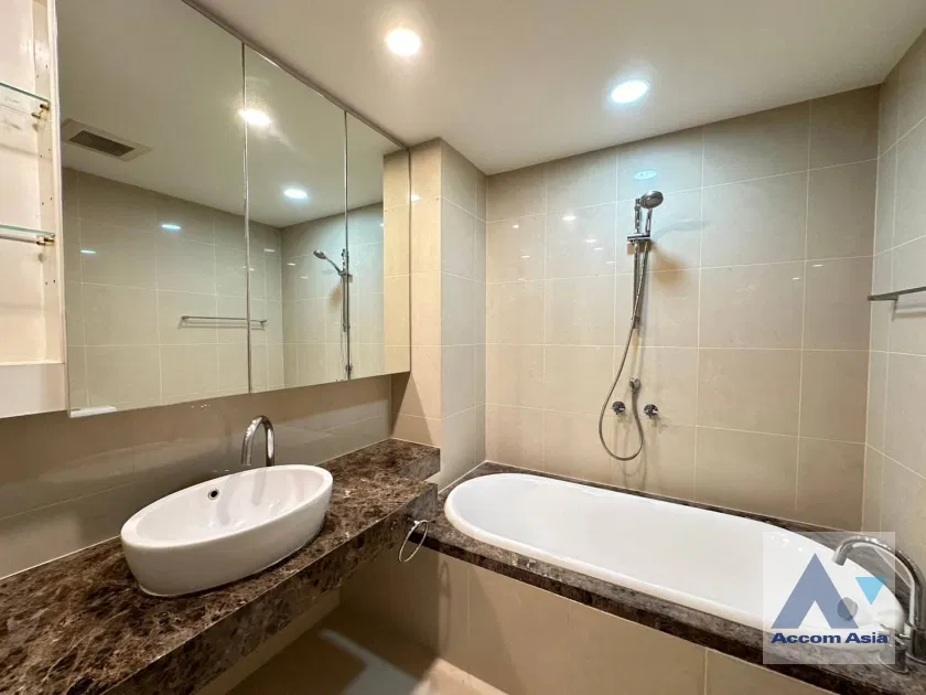 รูป 🔼🔽 AccomA 📩 Pet friendly 2 BR Condominium @The Legend Saladaeng (1512622) - รูปที่ 16/16
