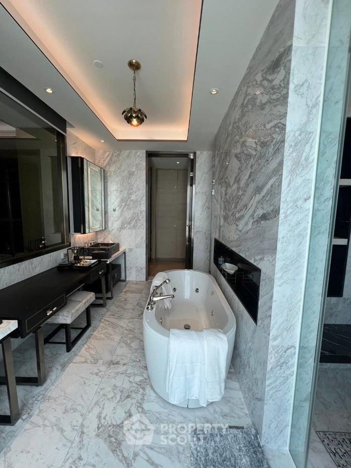 picture 3-BR Condo at The Residences At Mandarin Oriental, Bangkok near BTS Saphan Taksin (ID 1942458) - 5/9