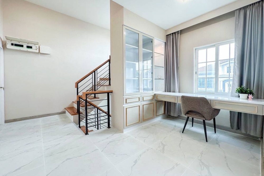 picture Sale Single house !! 2 Storeys, corner house, modern english style!🔥 Code C20250900064...Golden Neo Sathorn, 4 bed, 4 bath, furnished, Special Deal!! - 6/10