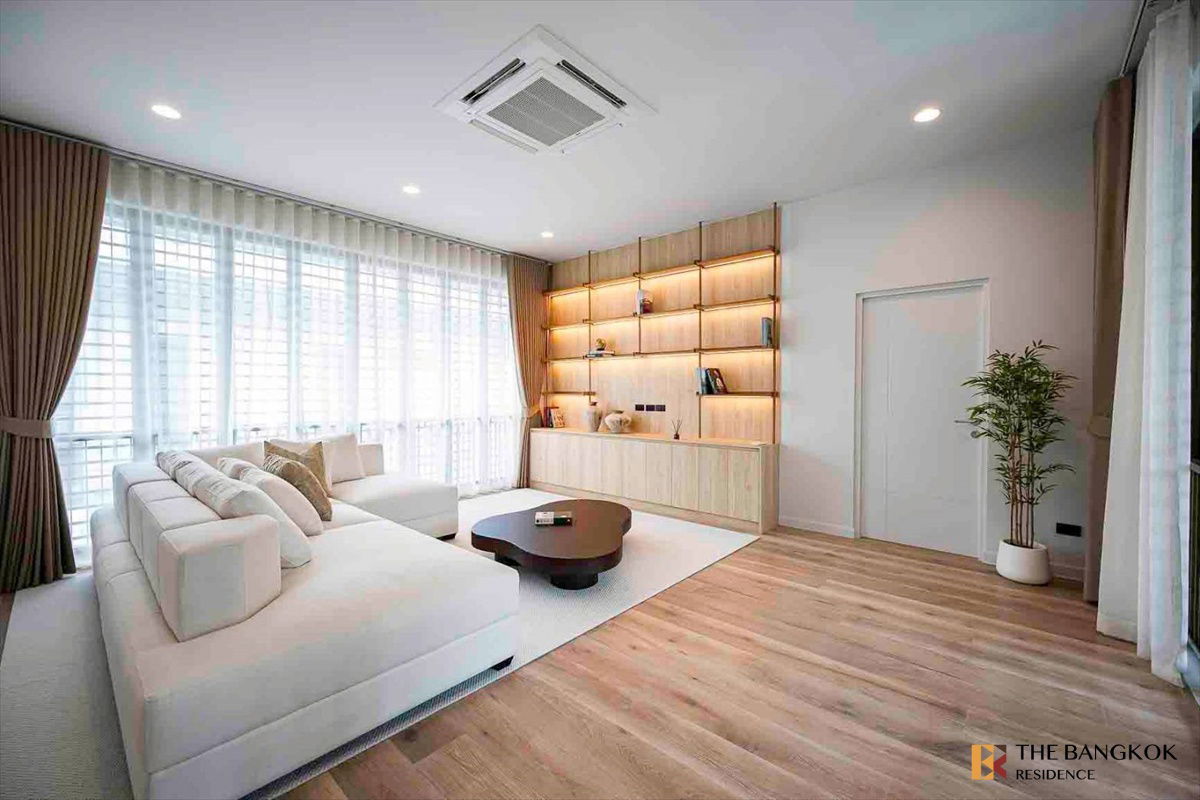 picture  💥Super Deal🏡 Below Market Price, Burasiri Krungthep Kreetha near BTS Yaek Lam Sali (Yellow Line)  - 3/29