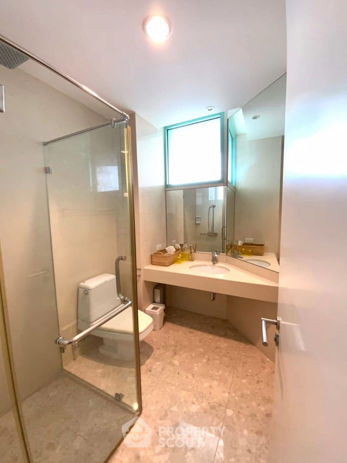 picture 3-BR Condo at Chatrium Riverside Condominium near BTS Saphan Taksin (ID 1713634) - 5/16