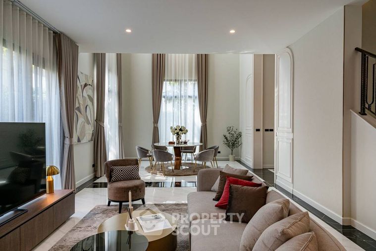 5-bed house for rent, 705 sqm, 120 sq wah, CINQ ROYAL Krungthep Kreetha