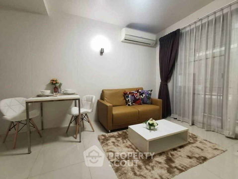 1-BR Condo at Le Cote Sukhumvit 14 near BTS Asok (ID 2074046)