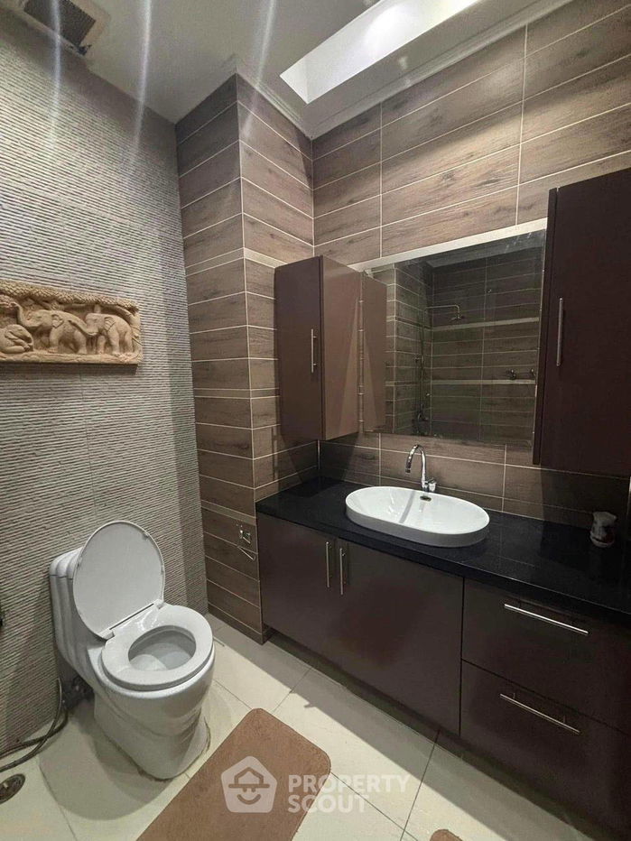 picture Studio Condo at View Talay 5 Condominium Jomtien close to Jomtien Beach (ID 2322937) - 7/10
