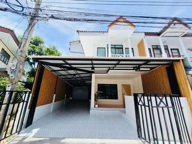 HU6806 ขายทาวน์เฮ้าส์ หมู่บ้านสุธาวี คลัสเตอร์ เฮ้าส์ สมุทรปราการ