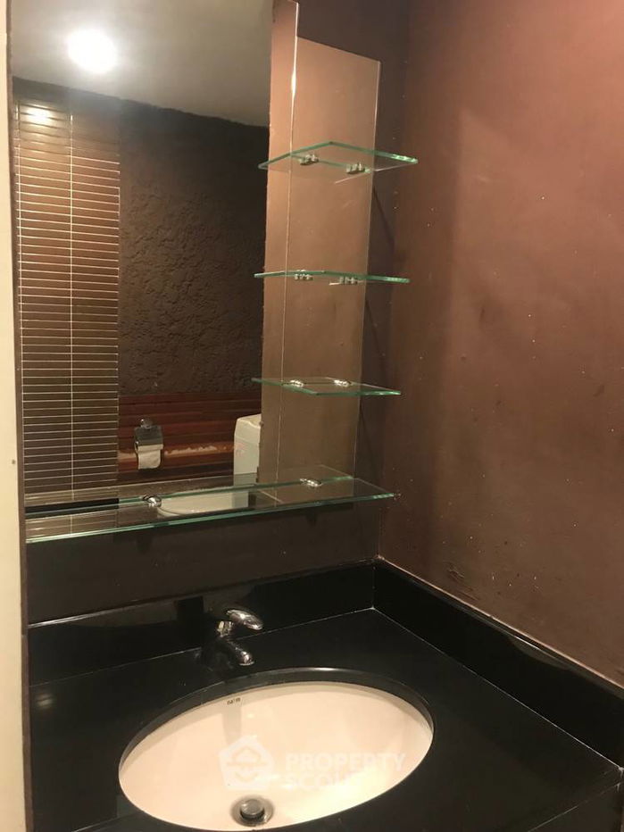 picture 2-BR Condo at Saranjai Mansion Condominium near BTS Nana (ID 384534) - 7/11