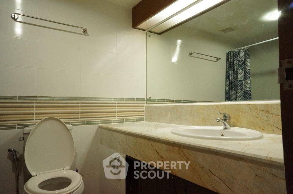 picture 2-BR Condo at Baan Suanpetch Condominium near BTS Phrom Phong (ID 1017362) - 15/22