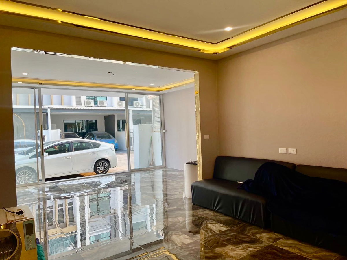 รูป ขาย Townhome 3 ชั้น พาทิโอ รามอินทรา - วัชรพล (Master Type) บ้านใหม่ ไม่เคยเข้าอยู่ | Built-in สวยงาม | เหมาะอยู่อาศัยและทำธุรกิจ | ขายพร้อมผู้เช่า - รูปที่ 5/20