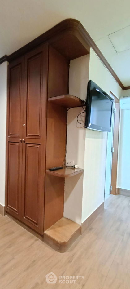 picture 2-BR Condo at Beverly Tower near ARL Makkasan (ID 1169538) - 8/16