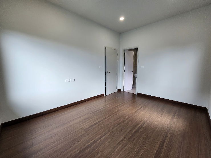 รูป บ้านเดี่ยว​ ติดถนนใหญ่​ 3ที่จอดรถ - รูปที่ 9/10