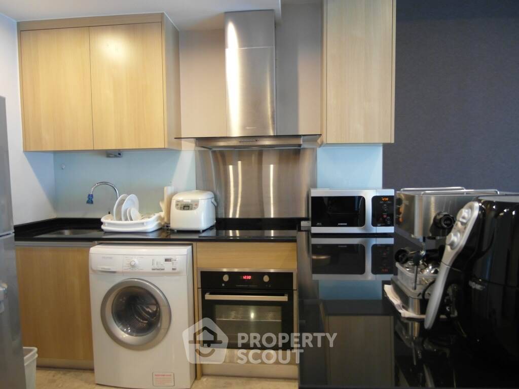 picture 2-BR Condo at Sathorn Gardens near MRT Si Lom (ID 565977) - 4/6