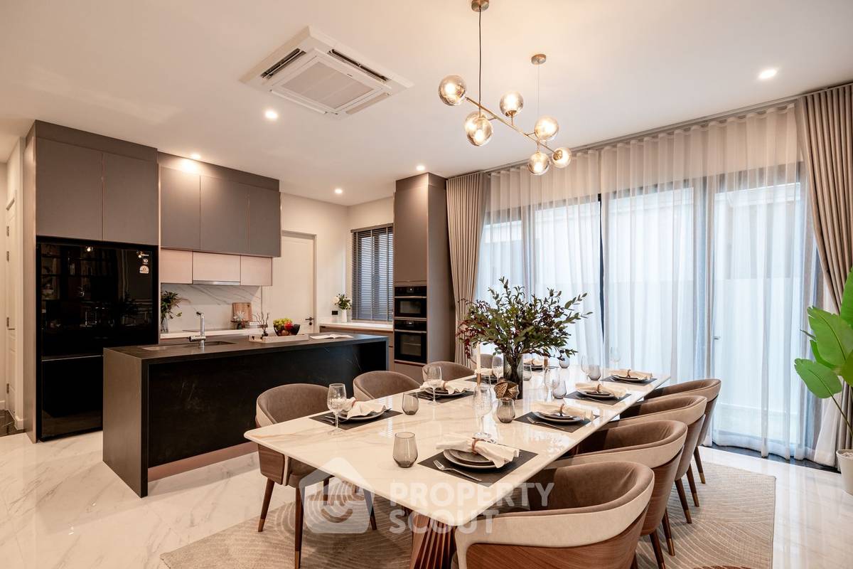 picture 5-BR House at CINQ ROYAL Krungthep Kreetha in Saphan Sung (ID 2323150) - 10/44