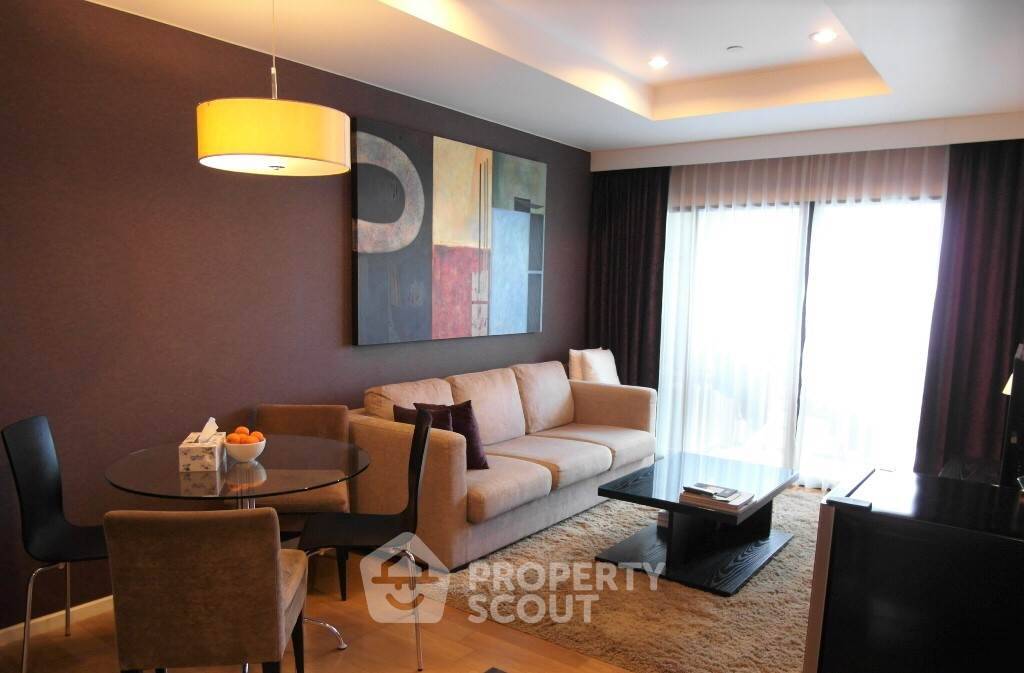 picture 2-BR Condo at Sathorn Gardens near MRT Si Lom (ID 514745) - 1/6