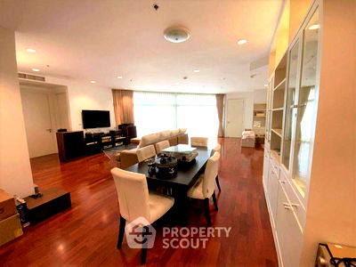 Condos for rent รพ.เซนต์หลุยส์ : 3-BR Condo at Chatrium Riverside Condominium near BTS Saphan Taksin (ID 824730)