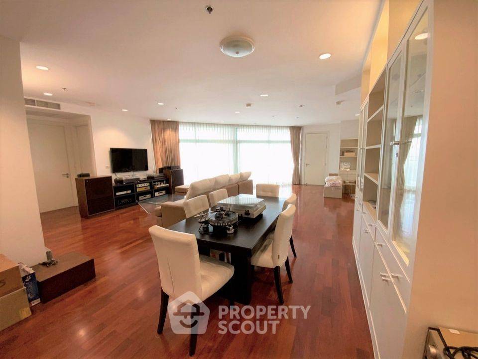 picture 3-BR Condo at Chatrium Riverside Condominium near BTS Saphan Taksin (ID 824730) - 1/6