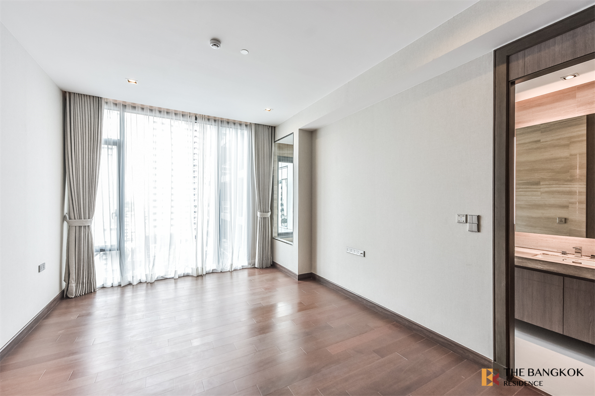 picture The Privilege of Luxury in an Economic Hub Location Q1 Sukhumvit near BTS Nana - 8/10