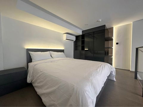 Park Origin Chula Samyan【𝐒𝐄𝐋𝐋 & 𝐑𝐄𝐍𝐓】🔥Modern luxe room with a beautiful dark tone, full furnishings.🔥  Contact Line ID: @hacondo