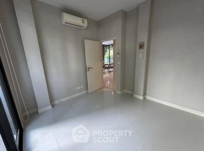 ให้เช่าบ้านเดี่ยว 4 ห้องนอน 241 ตร.ม. 50 ตร.ว. บ้านกลางเมือง คลาสเซ่ เอกมัย - รามอินทรา
