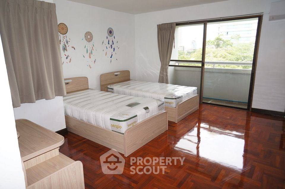 picture 2-BR Condo at Baan Suanpetch Condominium near BTS Phrom Phong (ID 1017362) - 12/22