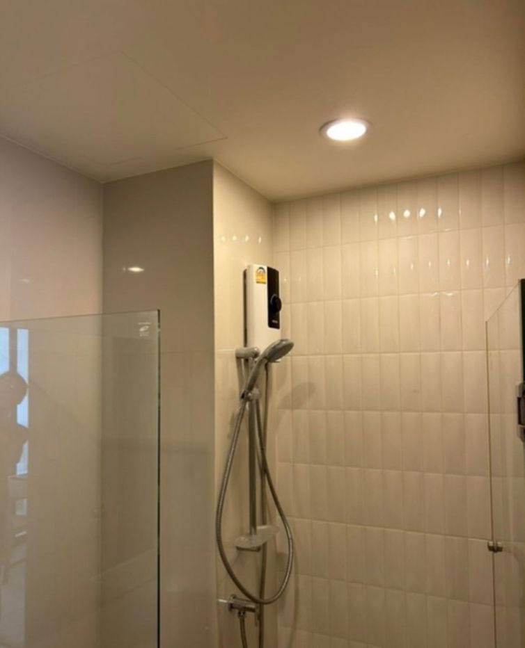 picture For rent: Life Asoke, beautiful, cheap, fully furnished, near MRT Phetchaburi. Interested? Add me on Line @841qqlnr - 12/17