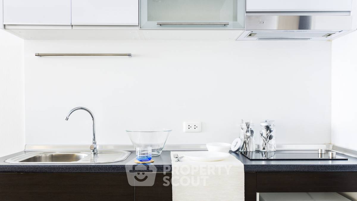 picture 1-BR Condo at Supalai Lite Sathorn-Charoenrat in Bang Khlo (ID 510512) - 17/17