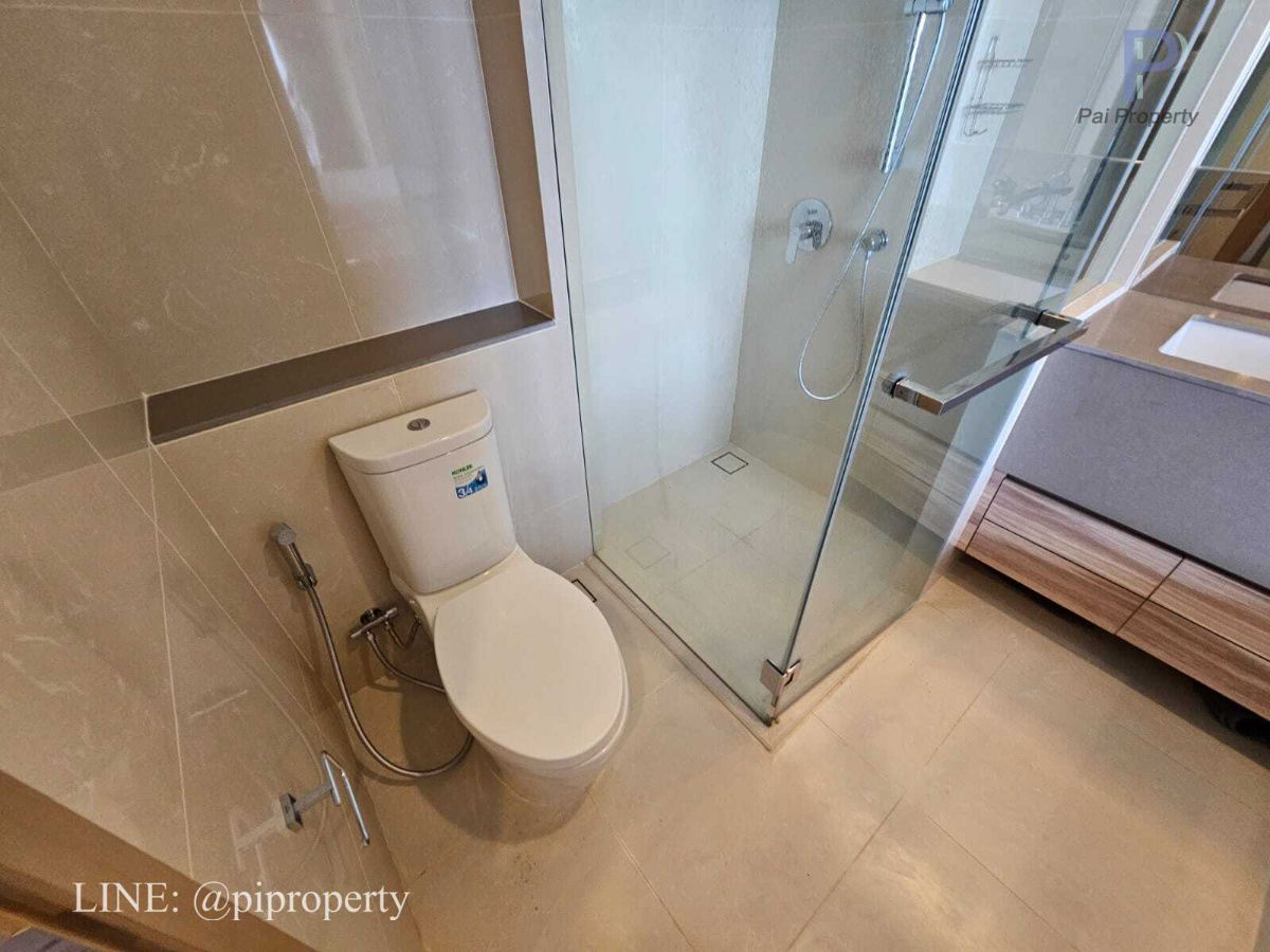 picture High floor great view 1 Bedroom unit for rent in the Esse Asoke. Fully furnished and ready to move in. Top location in Asoke with BTS and MRT systems. - 16/31