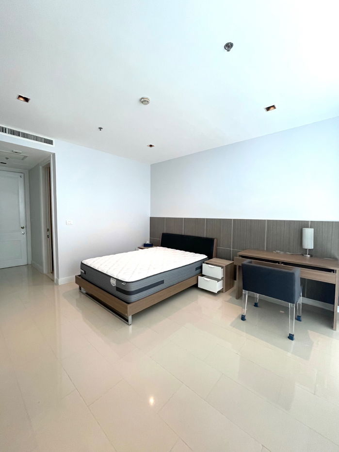 picture Rental residences near BTS Ploenchit Furniture Ready - 12/31