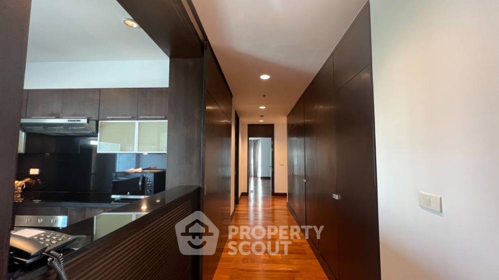picture 4-BR Condo at Royal Residence Park near BTS Phloen Chit (ID 2010623) - 6/13