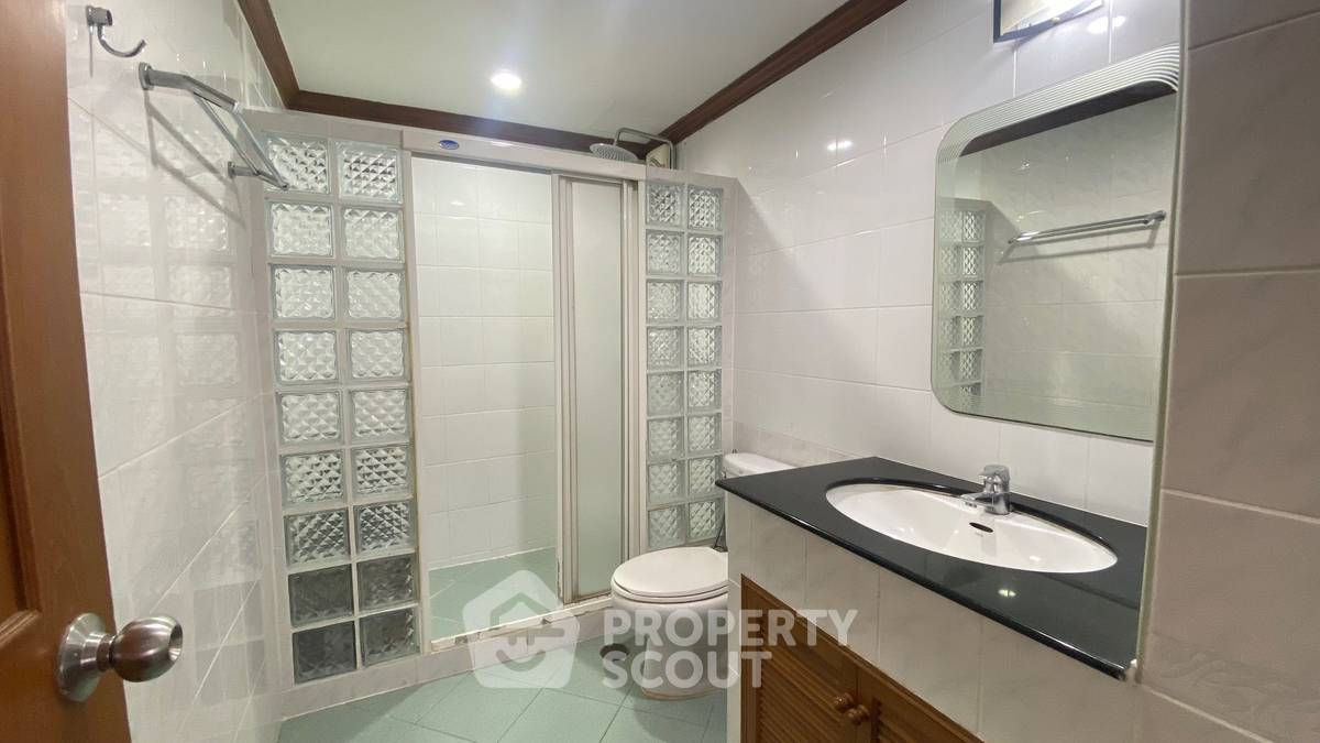 picture 3-BR Condo at Top View Tower Condominium near BTS Thong Lor (ID 2322828) - 11/13