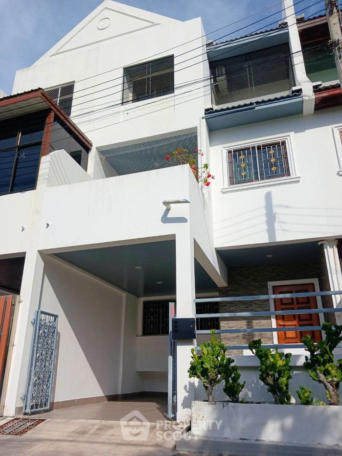 รูป ทาวน์เฮาท์ 4-ห้องนอน ใกล้ สถานีรถไฟหัวหิน (ID 2322872) - รูปที่ 1/20