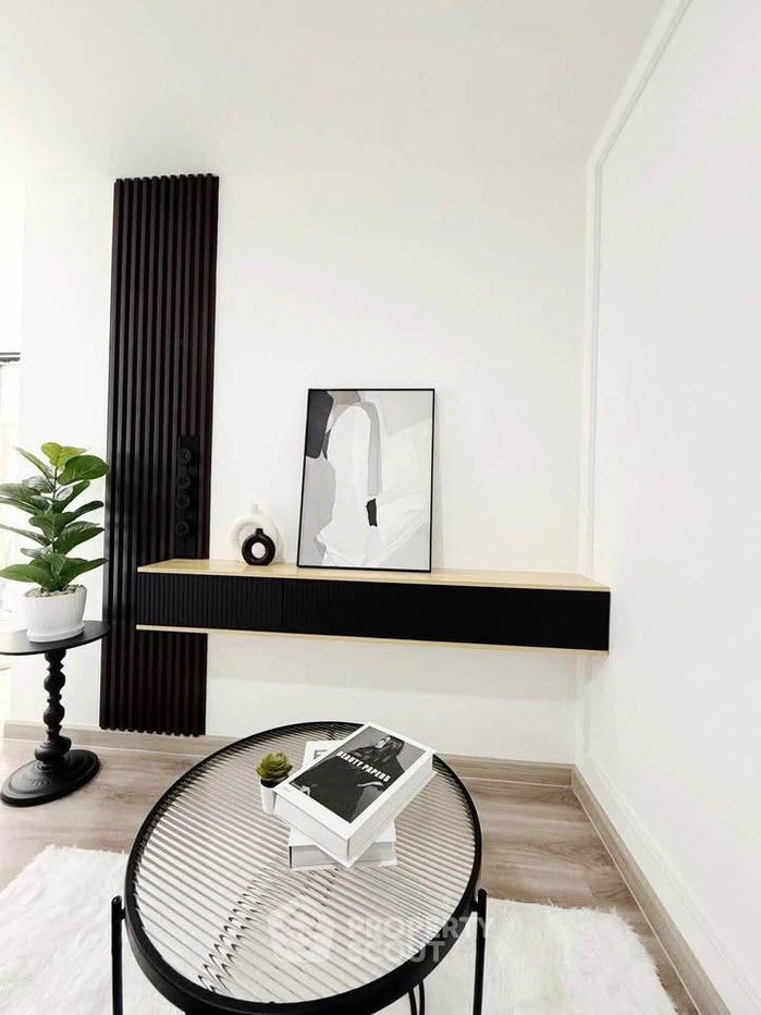 picture 1-BR Condo at Lumpini Condo Town Bodindecha Ramkhamhaeng in Phlapphla (ID 2323412) - 4/7