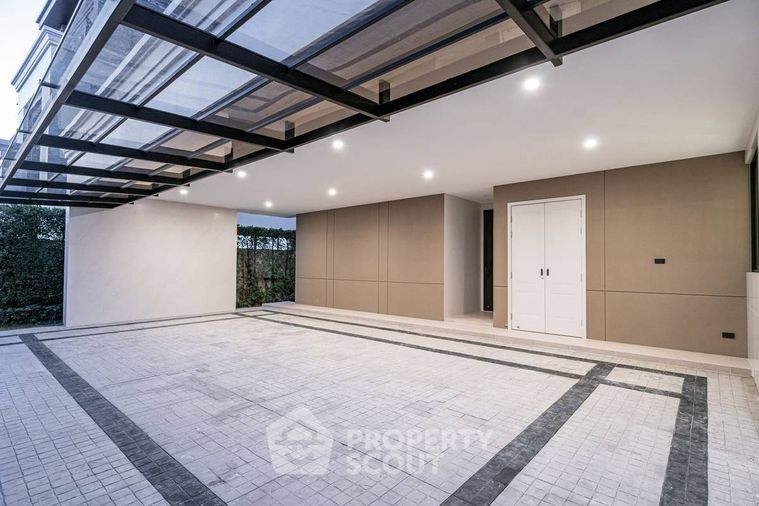 5-bed house for sale, 705 sqm, 120 sq wah, CINQ ROYAL Krungthep Kreetha